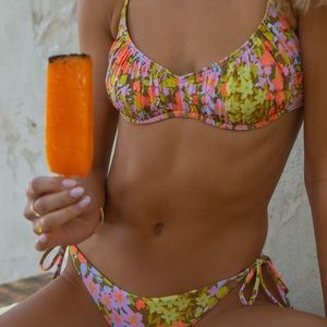 NWT Billabong Bring On The Bliss Bralette Ruched Bikini Top - L